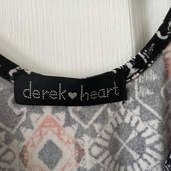 Derek Heart Shorts Romper - Picture 4 of 5